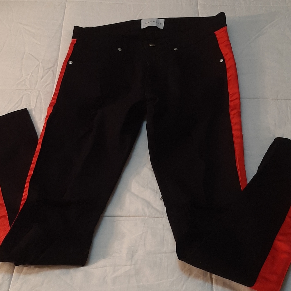 Lakenzie street ware black and red zip hem sz 28